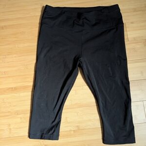 Athleta Accelerate Crop